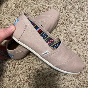 Toms shoes